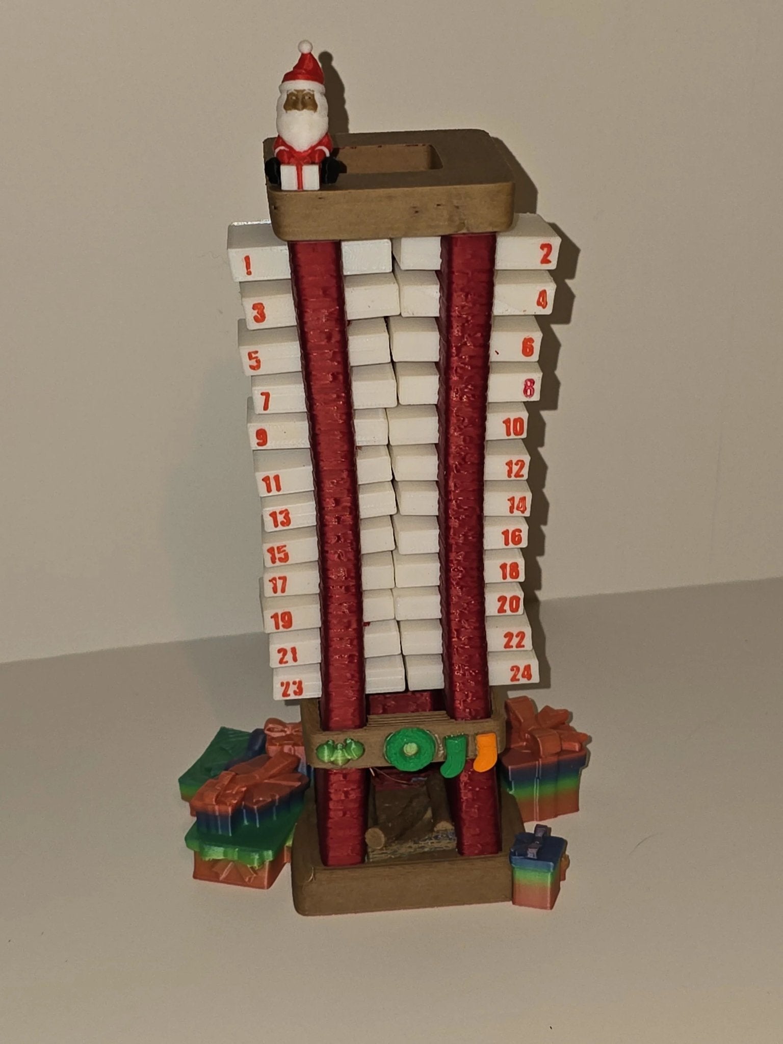 25 - Day Christmas Countdown Display | Handcrafted 3D Printed Holiday Decoration - 3D Printed Gifts & Custom Wood Plaques | Papajess