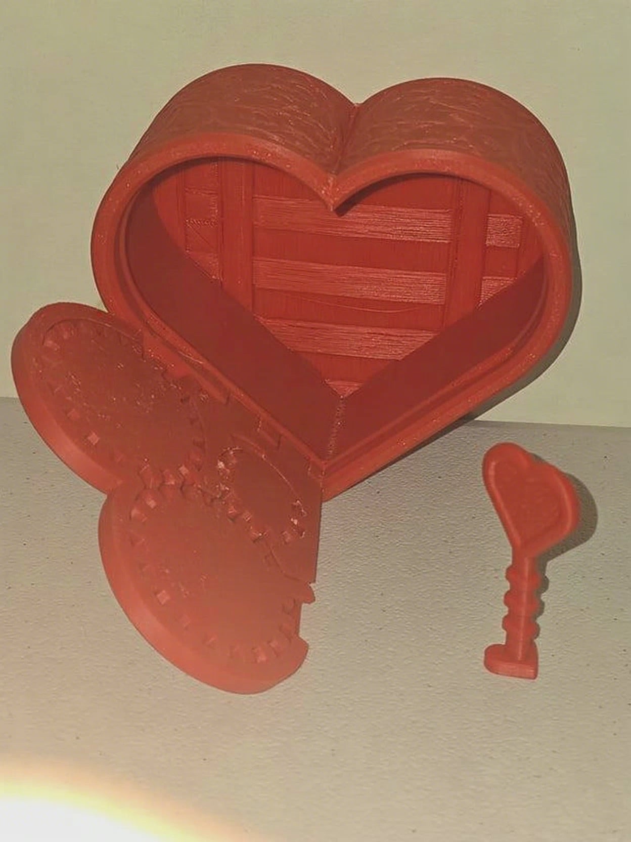 Geared Heart Gift Box with Key, 3D Printed Valentine’s Day Gift, Locking Heart Keepsake Box, Small Jewelry Box, Romantic Gift for Her